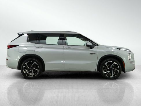 Used 2023 Mitsubishi Outlander SEL image 6