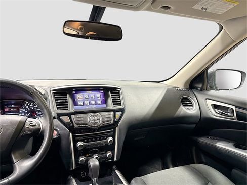 Used 2020 Nissan Pathfinder SV image 19