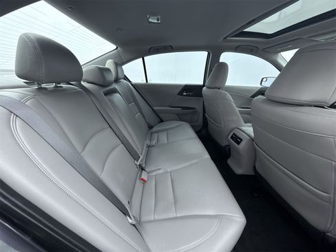 Used 2015 Honda Accord Touring image 39