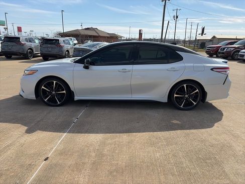 Used 2020 Toyota Camry XSE image 2
