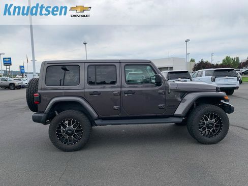 Used 2020 Jeep Wrangler Unlimited Sahara AWD/4WD image 8