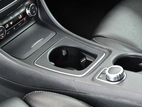 Used 2016 Mercedes-Benz GLA 250 4MATIC image 30