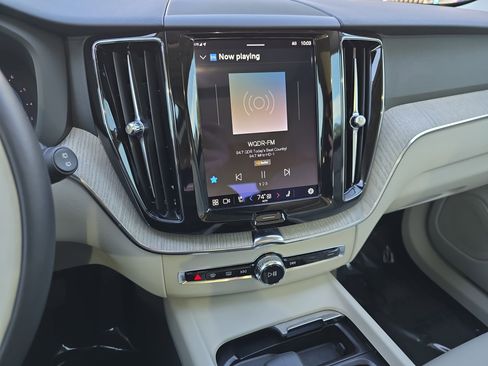 Used 2023 Volvo XC60 B5 Plus w/ Climate Package image 20