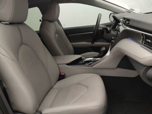 Used 2018 Toyota Camry XSE image 21