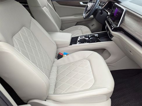 Used 2024 Volkswagen Atlas SEL Premium R-Line image 13