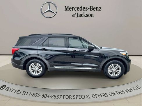 Used 2021 Ford Explorer XLT w/ Equipment Group 202A RWD image 9