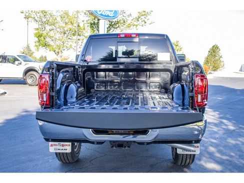Certified 2025 RAM 2500 Big Horn AWD/4WD image 11