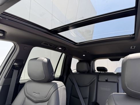New 2025 Cadillac XT6 Luxury image 16
