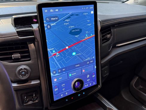 Used 2023 Ford Expedition Max Platinum image 31