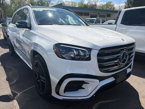 Used 2025 Mercedes-Benz GLS 450 4MATIC image 16