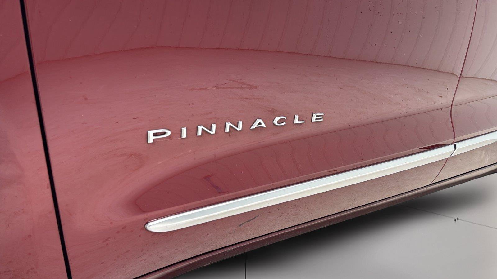 Used 2023 Chrysler Pacifica Pinnacle FWD image 36
