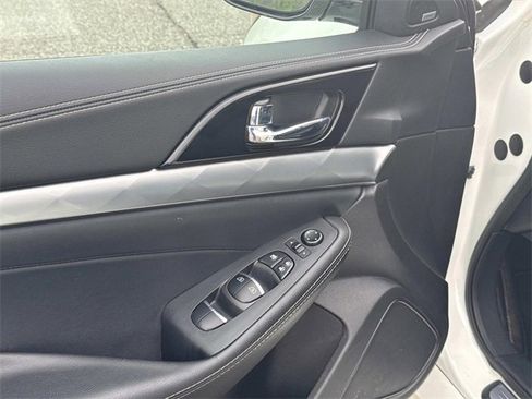 Used 2023 Nissan Maxima SL image 26