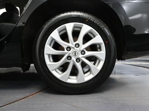 Used 2018 Nissan Sentra SV image 11