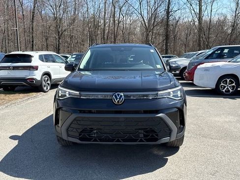 Certified 2025 Volkswagen Taos SE image 8