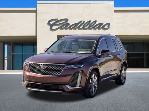 Certified 2022 Cadillac XT6 Premium Luxury image 10