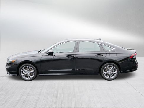 Certified 2025 Honda Accord EX-L image 4