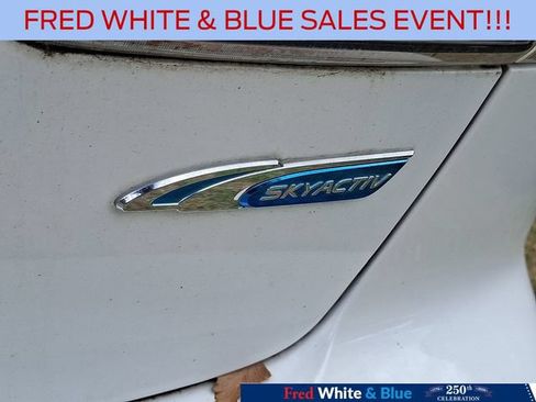 Used 2012 MAZDA MAZDA3 i Touring FWD image 11