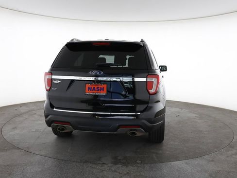 Used 2018 Ford Explorer XLT w/ Equipment Group 202A FWD image 11