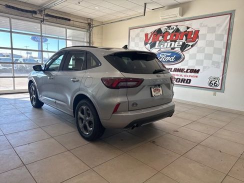 Used 2024 Ford Escape ST-Line image 2