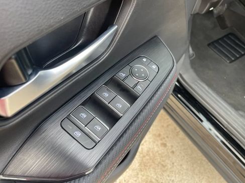 Used 2025 Nissan Kicks SR AWD/4WD image 11