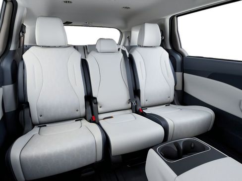 New 2026 Kia Carnival EX FWD image 16
