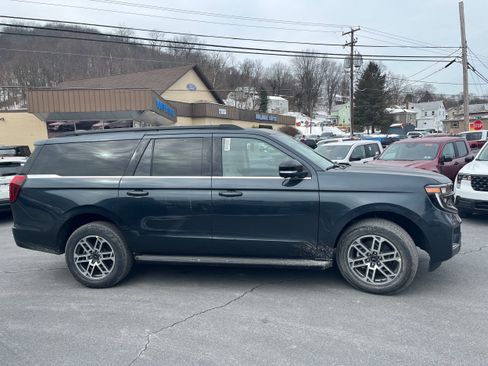 New 2026 Ford Expedition Max Active AWD/4WD image 4