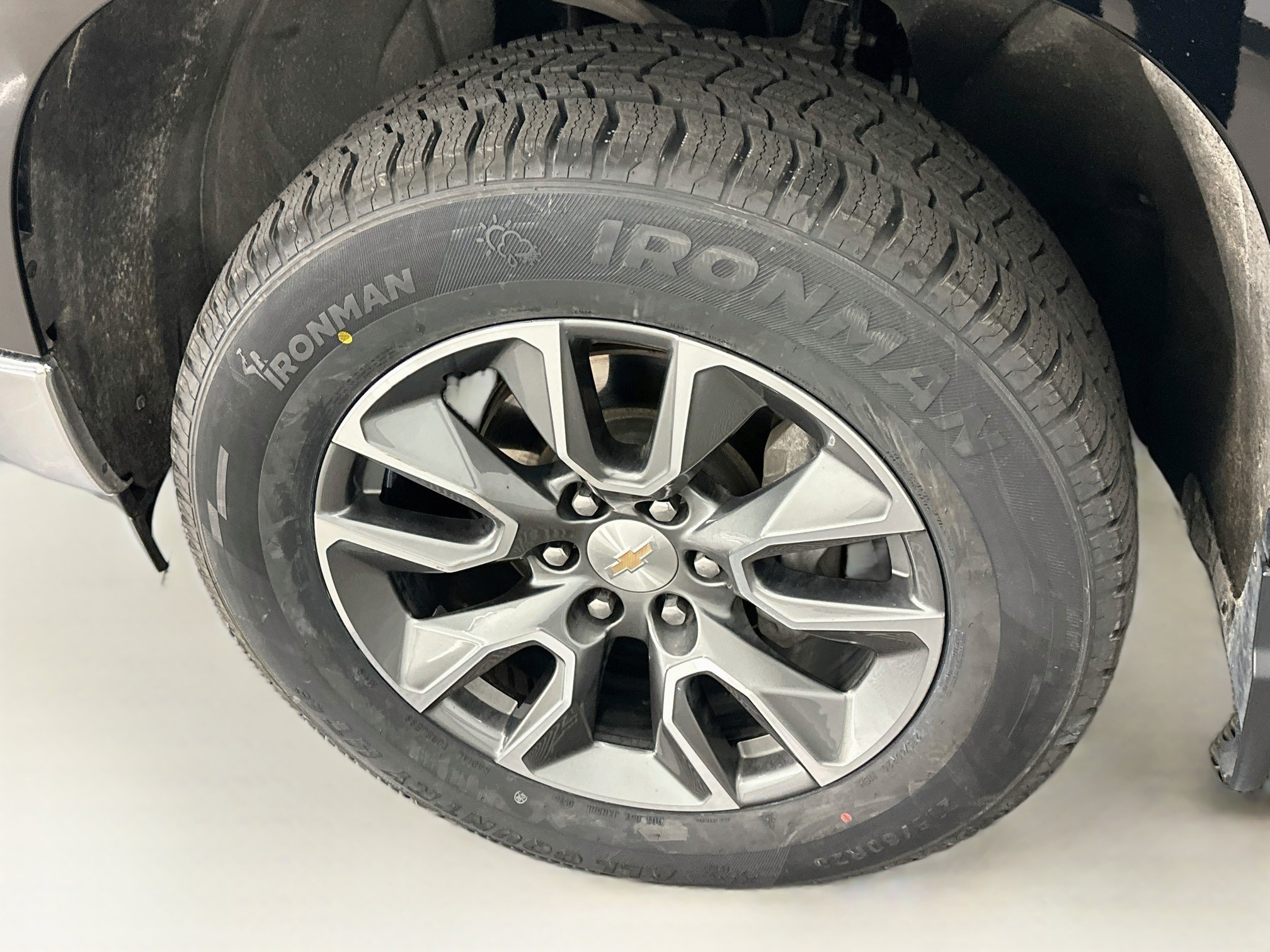 Used 2024 Chevrolet Silverado 1500 LT AWD/4WD image 11