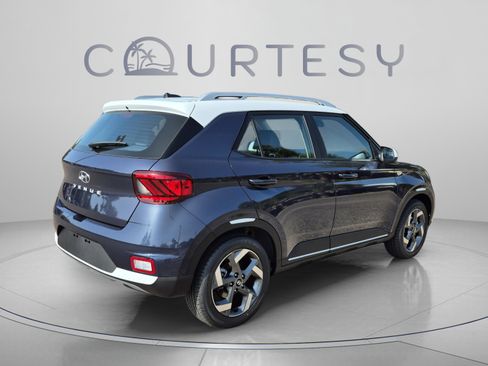 New 2026 Hyundai Venue SEL FWD image 5