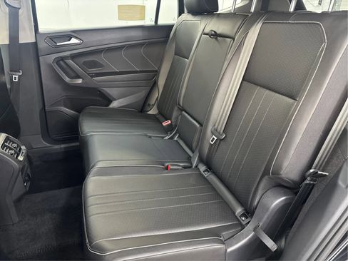 Used 2022 Volkswagen Tiguan SE image 14