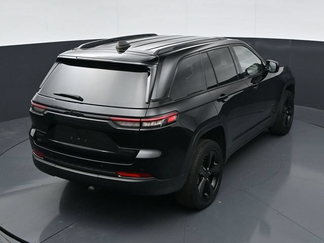 Used 2023 Jeep Grand Cherokee Limited w/ Black Appearance Package AWD/4WD image 35