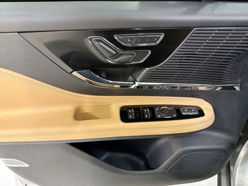 Used 2022 Lincoln Corsair Reserve w/ Elements Package image 12