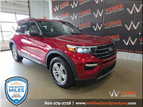 Used 2024 Ford Explorer XLT w/ Equipment Group 202A AWD/4WD image 1