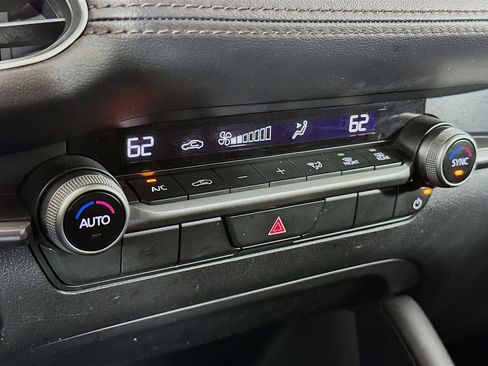 Used 2025 MAZDA MAZDA3 s Sport image 24