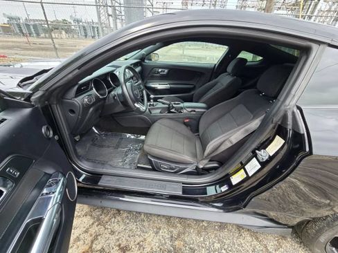Used 2017 Ford Mustang Coupe w/ Equipment Group 051A RWD image 9