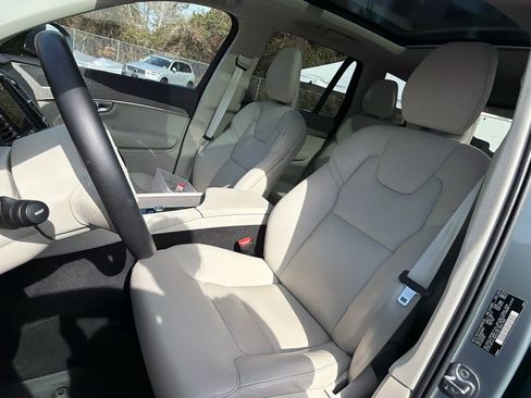Certified 2023 Volvo XC90 B5 Plus image 26