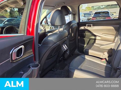 Used 2021 Kia Sorento S image 15