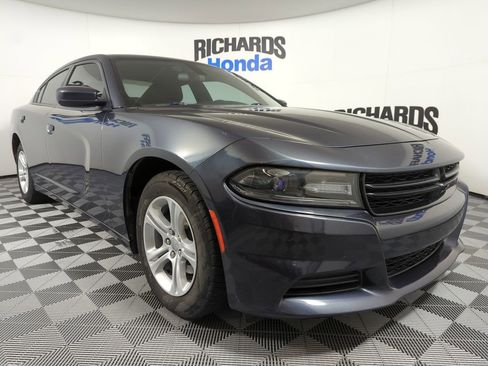 Used 2018 Dodge Charger SXT image 6