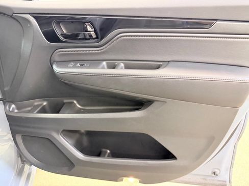 Used 2023 Honda Odyssey Elite image 41