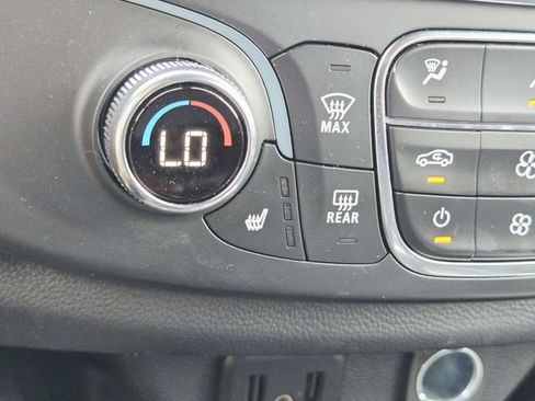 Used 2023 Chevrolet Traverse LT AWD/4WD image 16