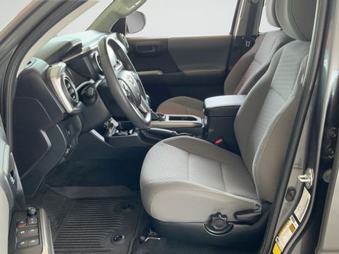 Used 2022 Toyota Tacoma SR5 w/ SR5 Appearance Package (SM) RWD image 19