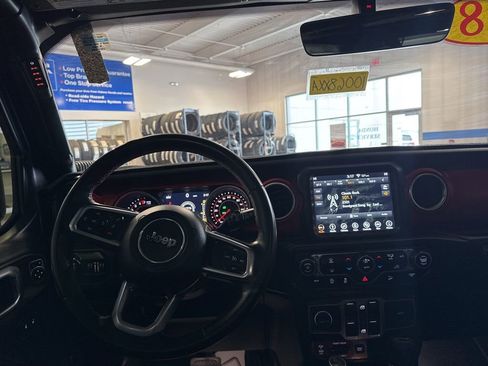 Used 2018 Jeep Wrangler Unlimited Rubicon image 10