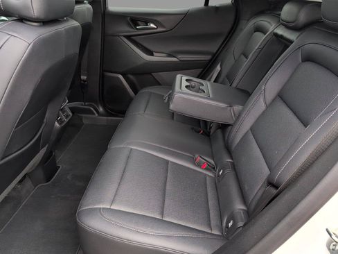 Used 2025 Chevrolet Equinox LT w/ Convenience Package II FWD image 33