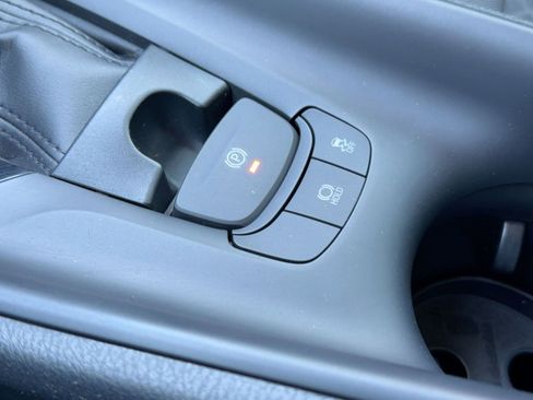 Used 2021 Toyota C-HR LE image 22