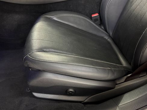Used 2019 Mercedes-Benz E 300 image 15