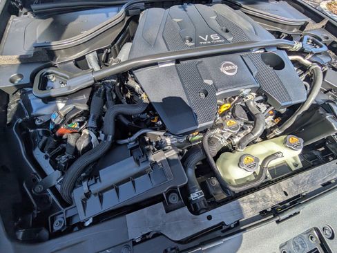 Certified 2024 Nissan Z Performance w/ Floor Mat Package RWD image 18