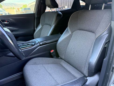 Used 2023 Toyota Crown XLE image 18