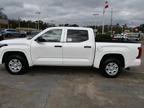 New 2026 Toyota Tundra SR image 2