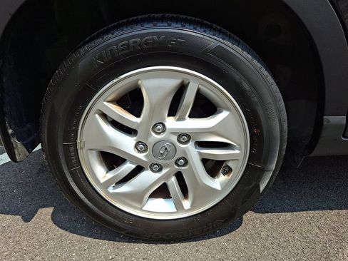 Certified 2024 Hyundai Venue SE FWD image 16