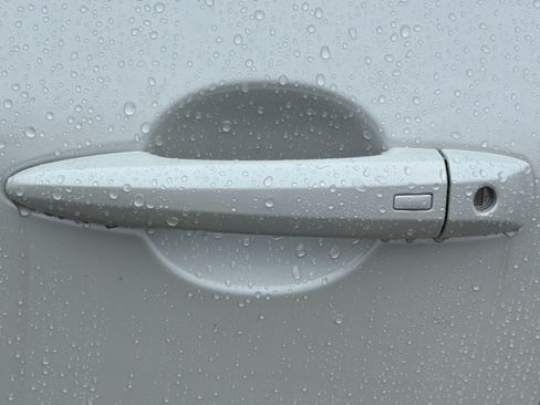 Used 2025 Nissan Rogue Platinum image 9