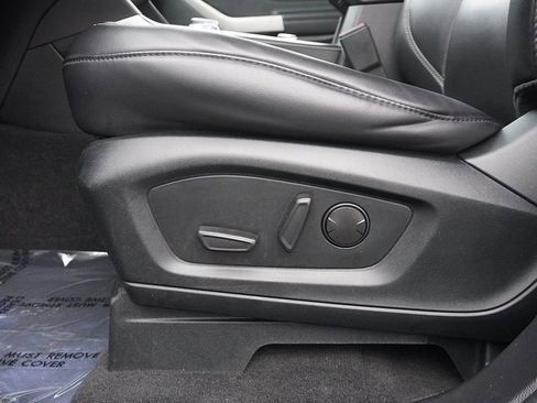 Used 2022 Ford Explorer XLT w/ Equipment Group 202A image 37